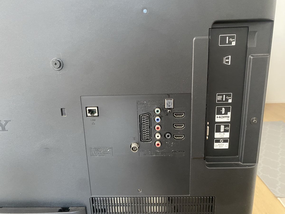 Sony Fernseher: Sony Bravia LCD TV KDL-40EX720 - Top Zustand! – Gebraucht aus Wetzikon ZH von adm_82mm 1