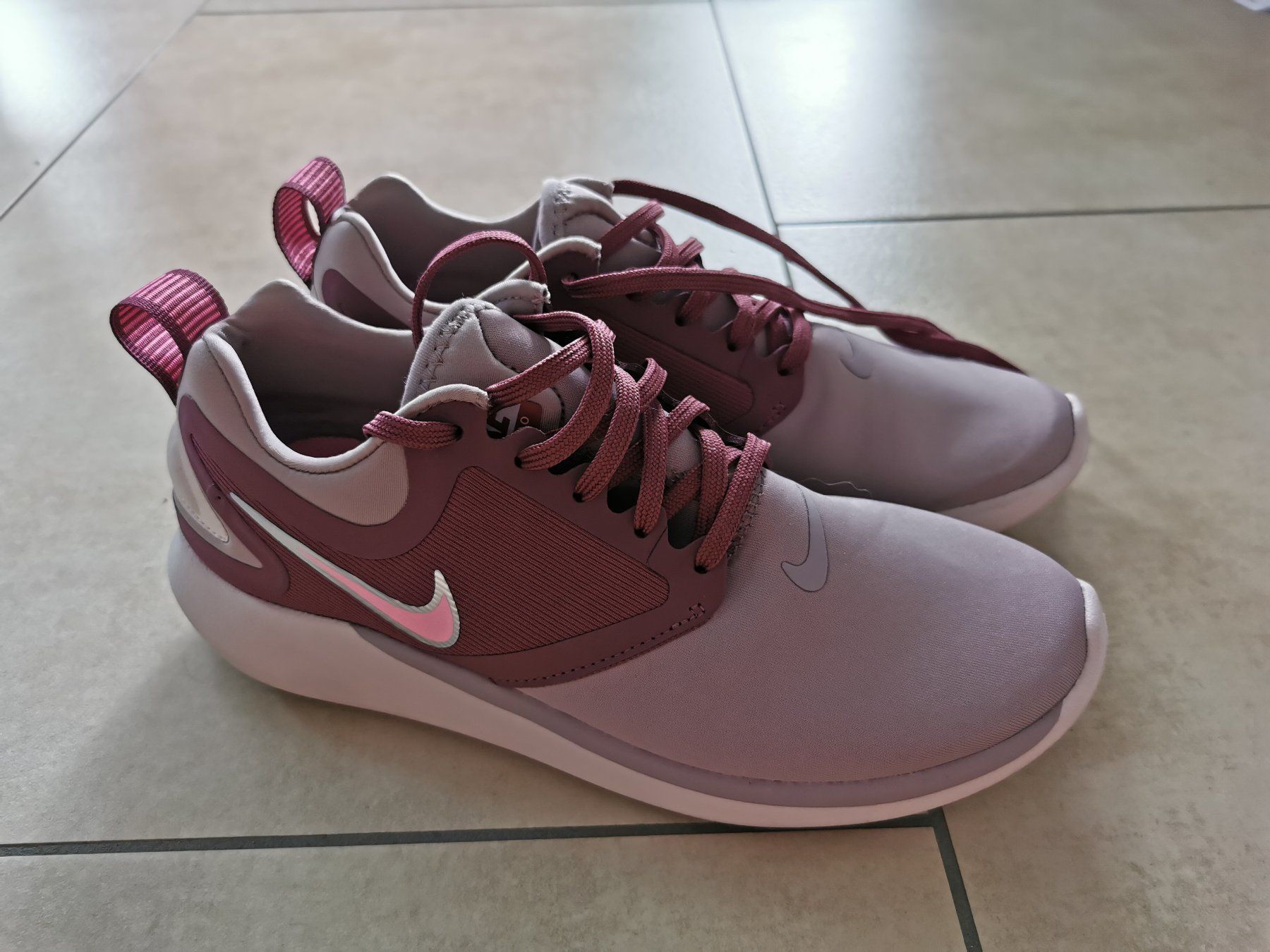 Nike Scarpe da donna: Nike LUNARSOLO - Grösse 39 – Nuovo (secondo la descrizione) da Rickenbach b. Wil venduto da VeryLovelyThings
