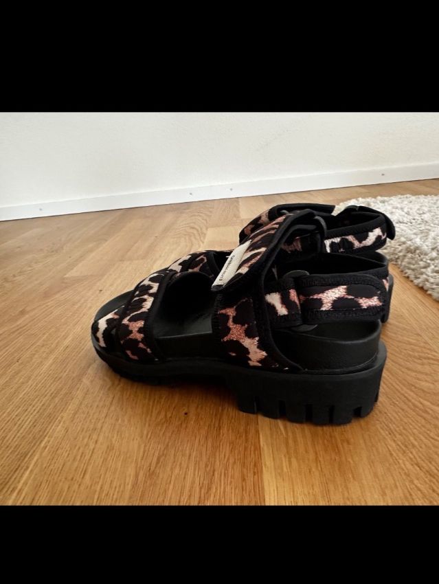 Ganni Scarpe da donna: Ganni Sandalen - Leopard - Gr. 37 – Usato da Schliern b.Köniz venduto da Nikk0tin 2