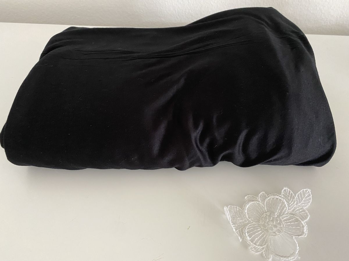 Tessuti: Schwarzer, Jersey Stoff Ca. 390x140cm  – Nuovo (secondo la descrizione) da Flawil venduto da sonnengeist