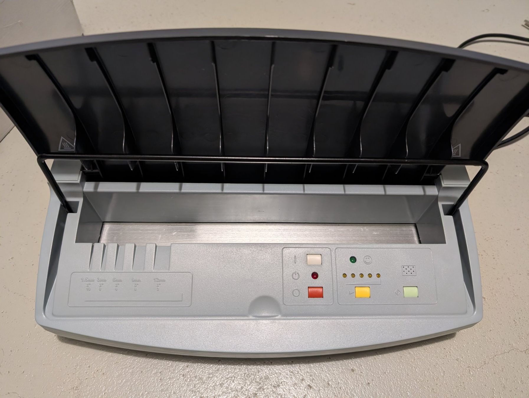 Macchine rilegatrici: GBC - ThermaBind T400 – Usato da Bremgarten b. Bern venduto da qualivendor