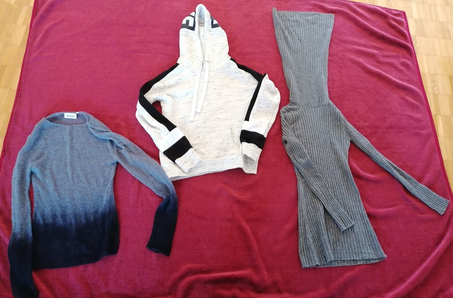 Lotti di vestiti: 9 schöne Pullis und Hoody Grösse S – Usato da Wollerau venduto da swiss-sport-discount 1