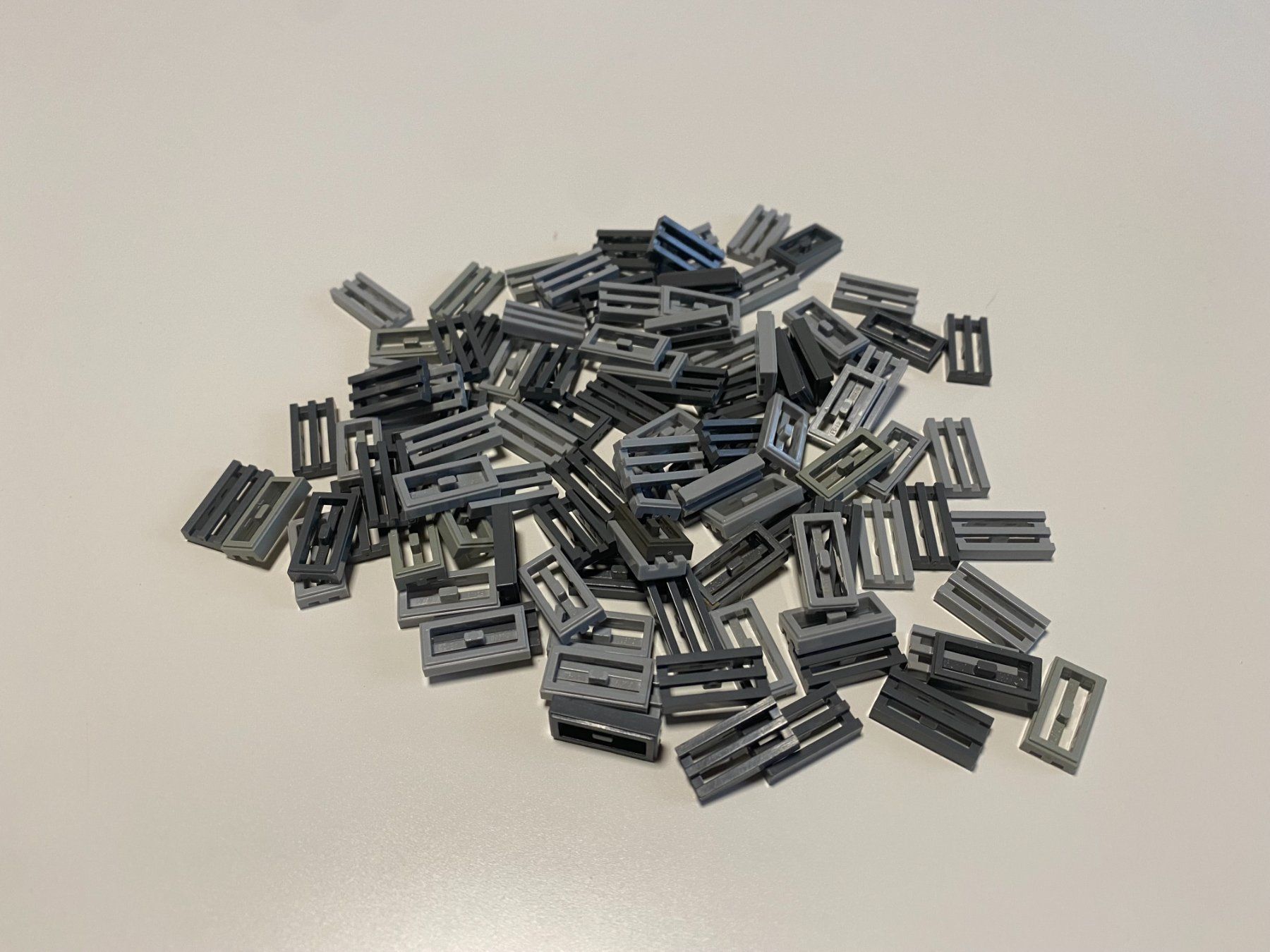 Lego Giocattoli: LEGO - 100 - GRAUE - GITTERLI – Usato da Gelterkinden venduto da ajdt4