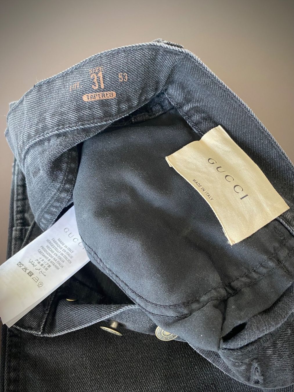Gucci Jeans: Gucci Jeans in Black – Usato da Zürich venduto da pas_9czf 2