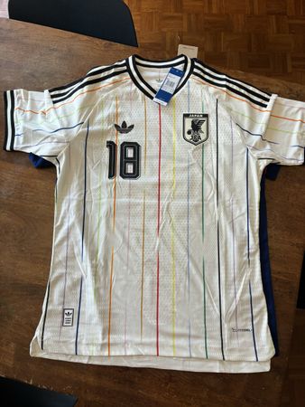 Japan jersey XXL (slim fit tragt wie ein L)