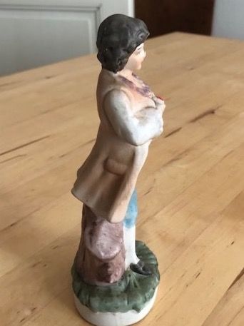Figuren: Porzellan-Figur junger Mann mit Rosen – Gebraucht aus Basel von romaz61 4