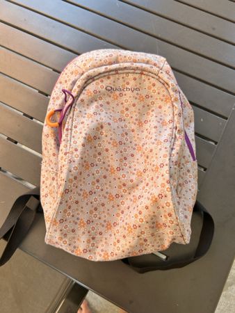 Quechua Blumenmuster Rucksack, ideal für den Alltag!