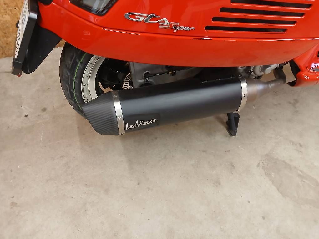 Scooter: Piaggio Vespa 300 GTS Super – Usato da Wauwil venduto da X20XER 2