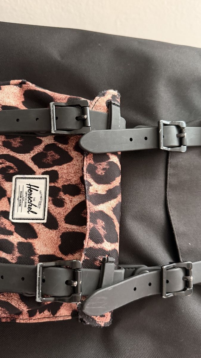 Herschel Zaini: Herschel Rucksack Little America – Usato da Frauenfeld venduto da sarahmaracara 3