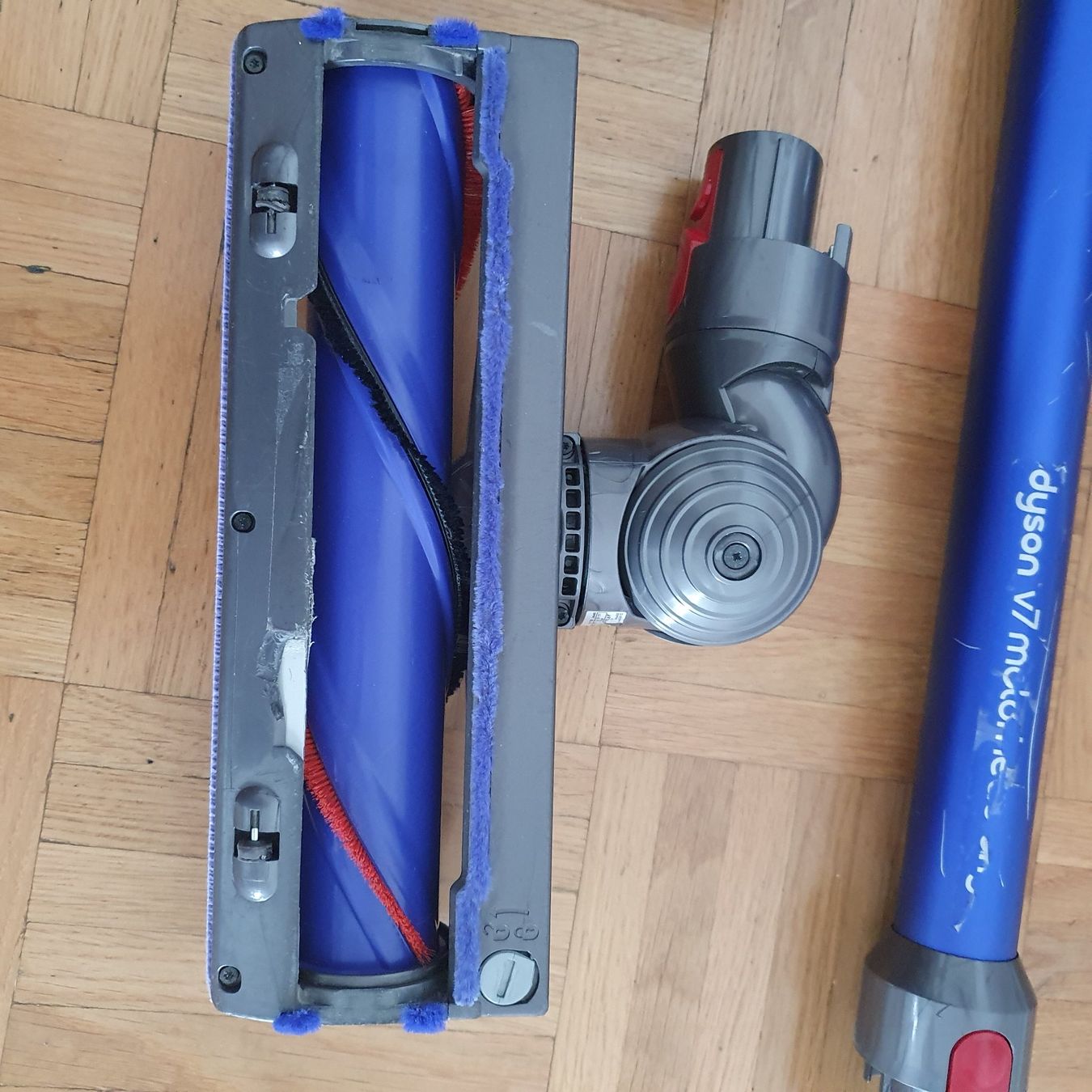 Dyson Aspirapolveri & Accessori: Dyson V7 motorhead – Usato da Prilly venduto da RoDyRe 3