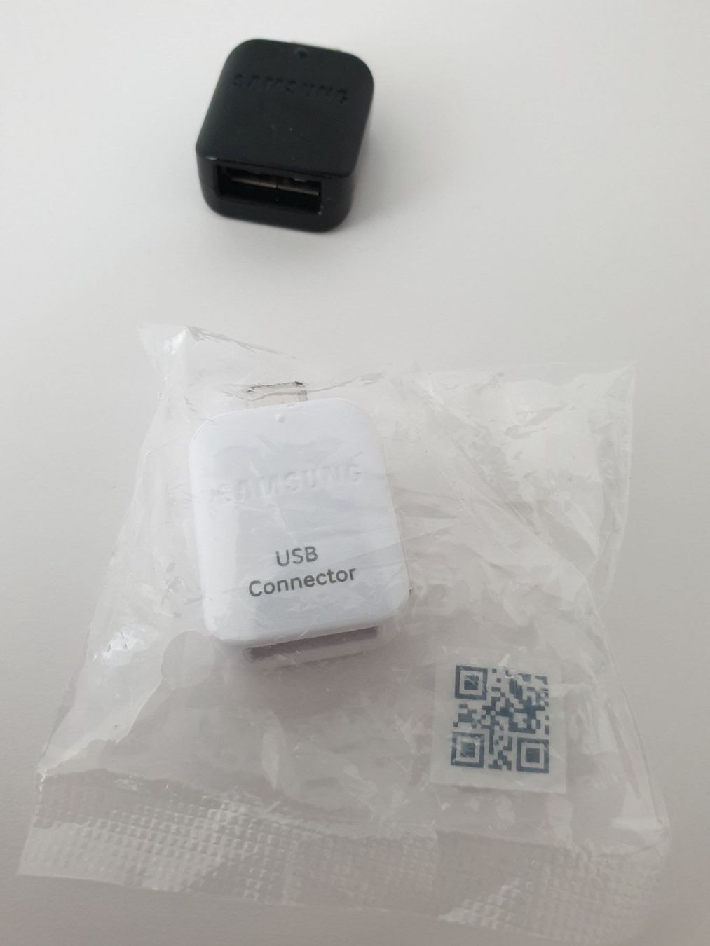Samsung Unità & Adattatore: Samsung Handy USB Connector neu. – Nuovo e nell'imballaggio originale da Zürich venduto da Leica.C89 2