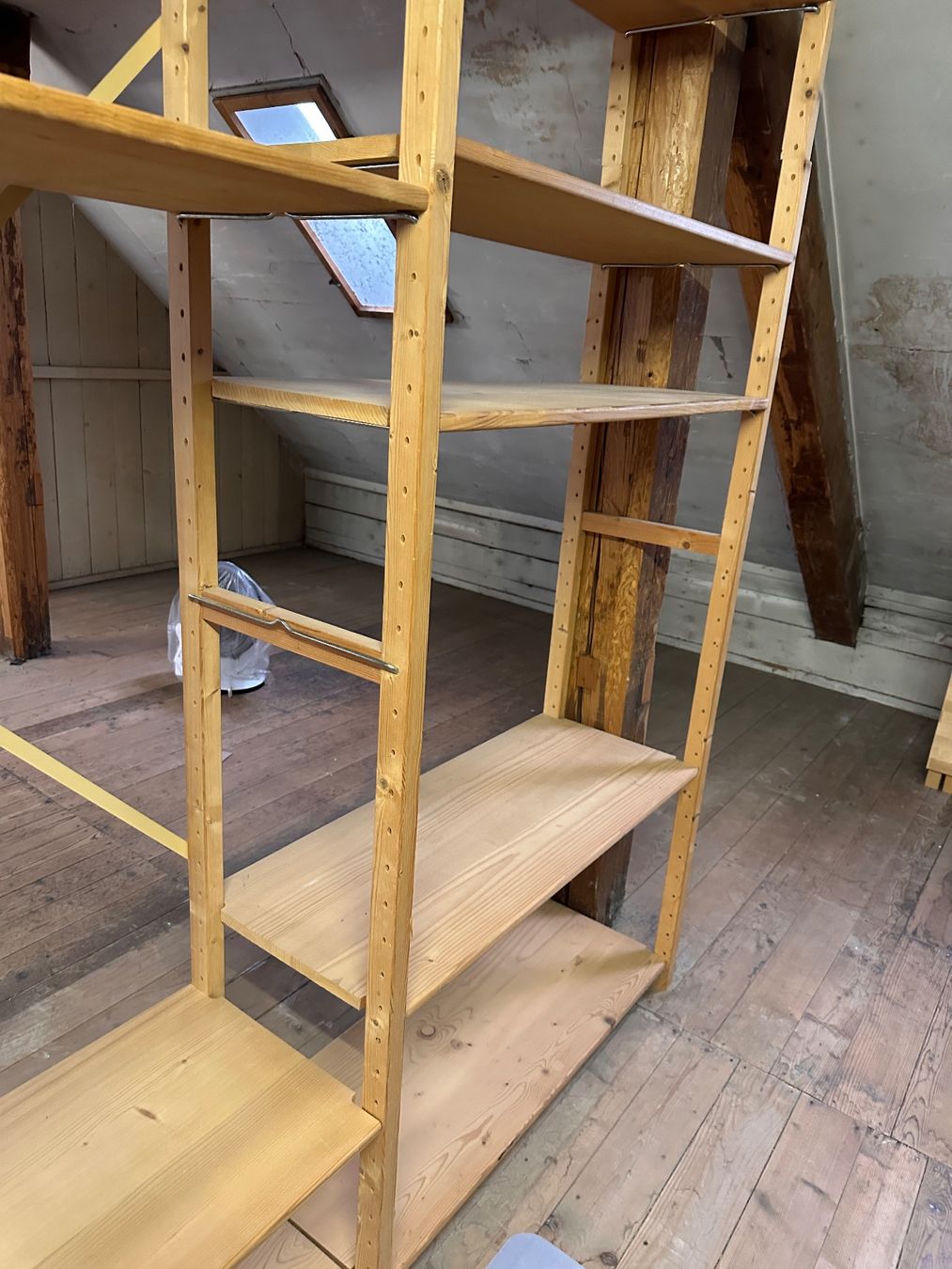 Articoli in legno: Holz Regal – Usato da Winterthur venduto da StiftungSchleife 1