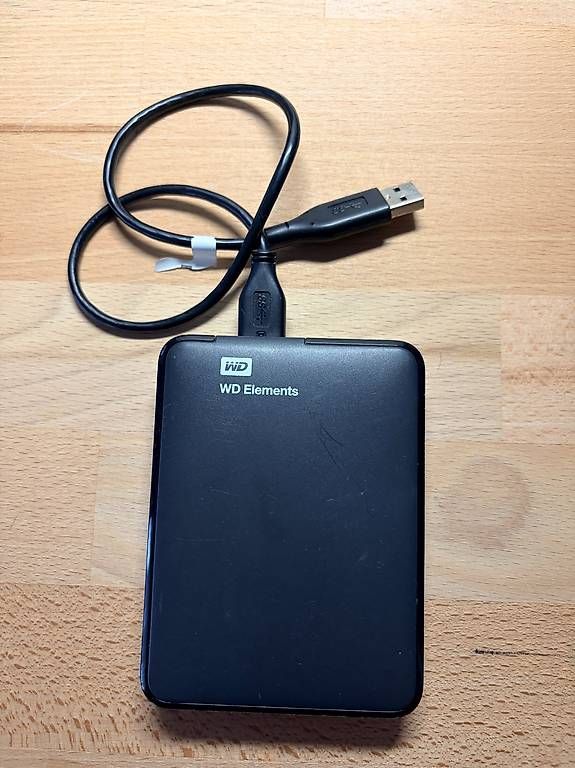 Western Digital Dischi rigidi: Disque dur externe WD Elements 2 To USB 3.0 – Usato da Collombey venduto da malik.bkn 1