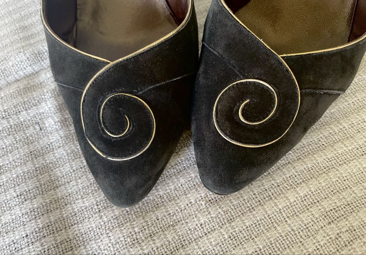 Bally Scarpe da donna: BALLY Pumps, Wildleder, Schwarz, Gr.38 – Usato da Zürich venduto da Lyriart 1