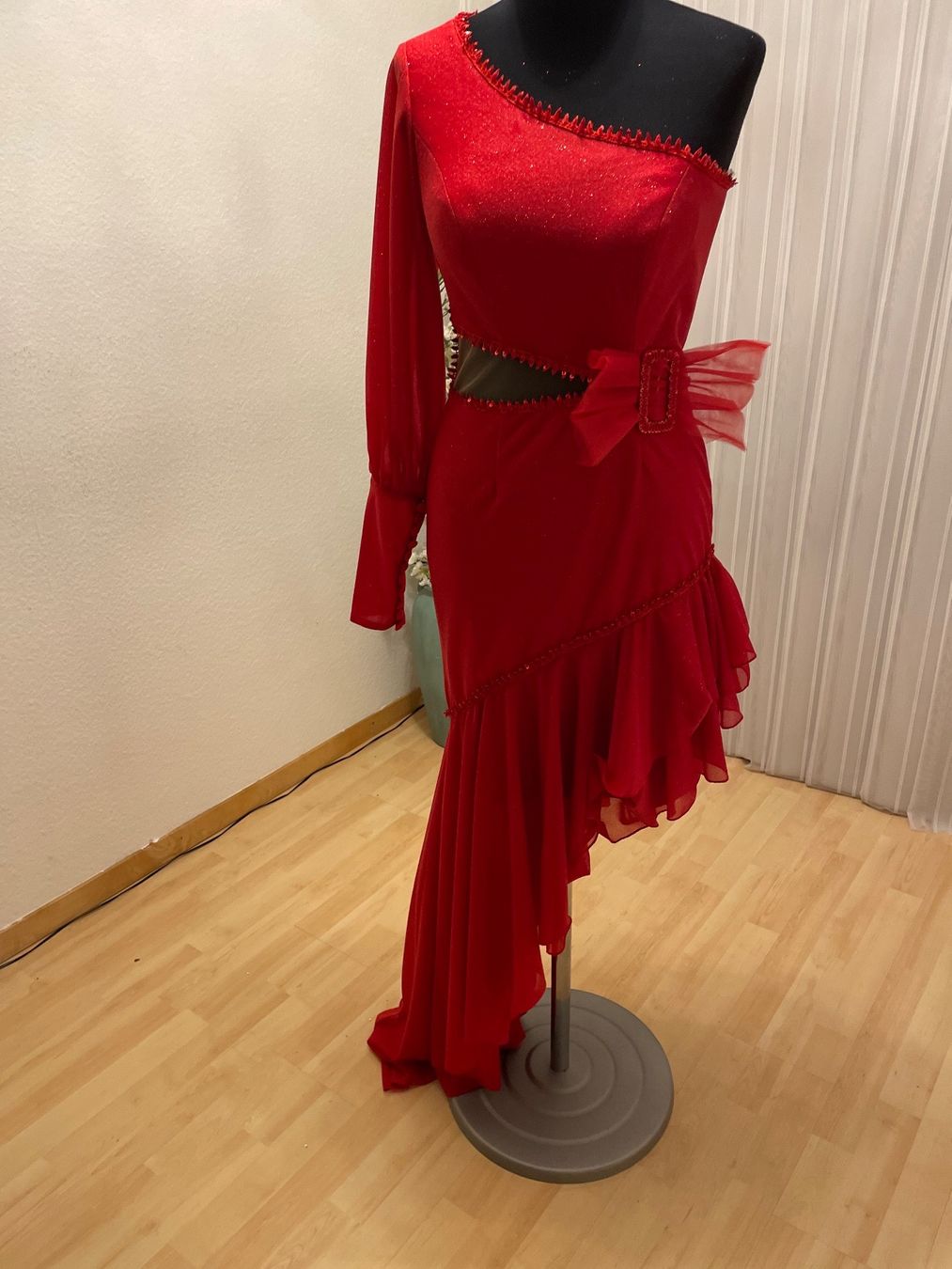 Robes: abendkleider – Neuf avec emballage d'origine à Oberglatt ZH par Azurra 8