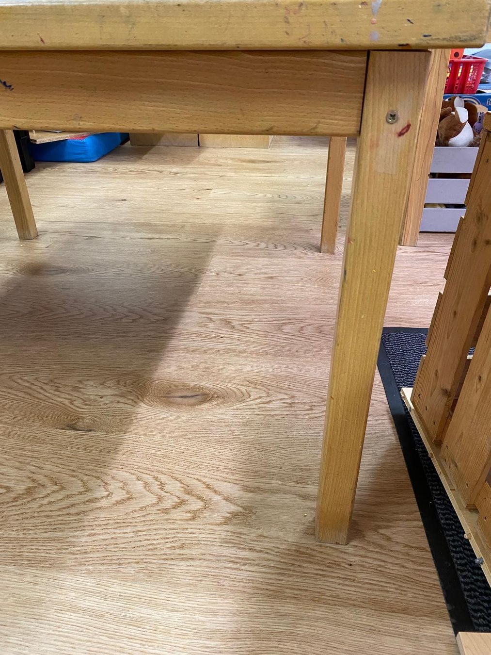 Tables: Tisch zu Kinderstühle – D'occasion à Belp par sibe.berger.77 1