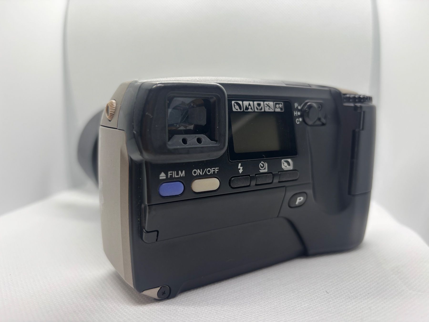 Minolta Fotocamera: Minolta Vectis S-100 APS Spiegelreflexkamera mit Objektiv – Usato da St-Ursanne venduto da tui_x5vz 2