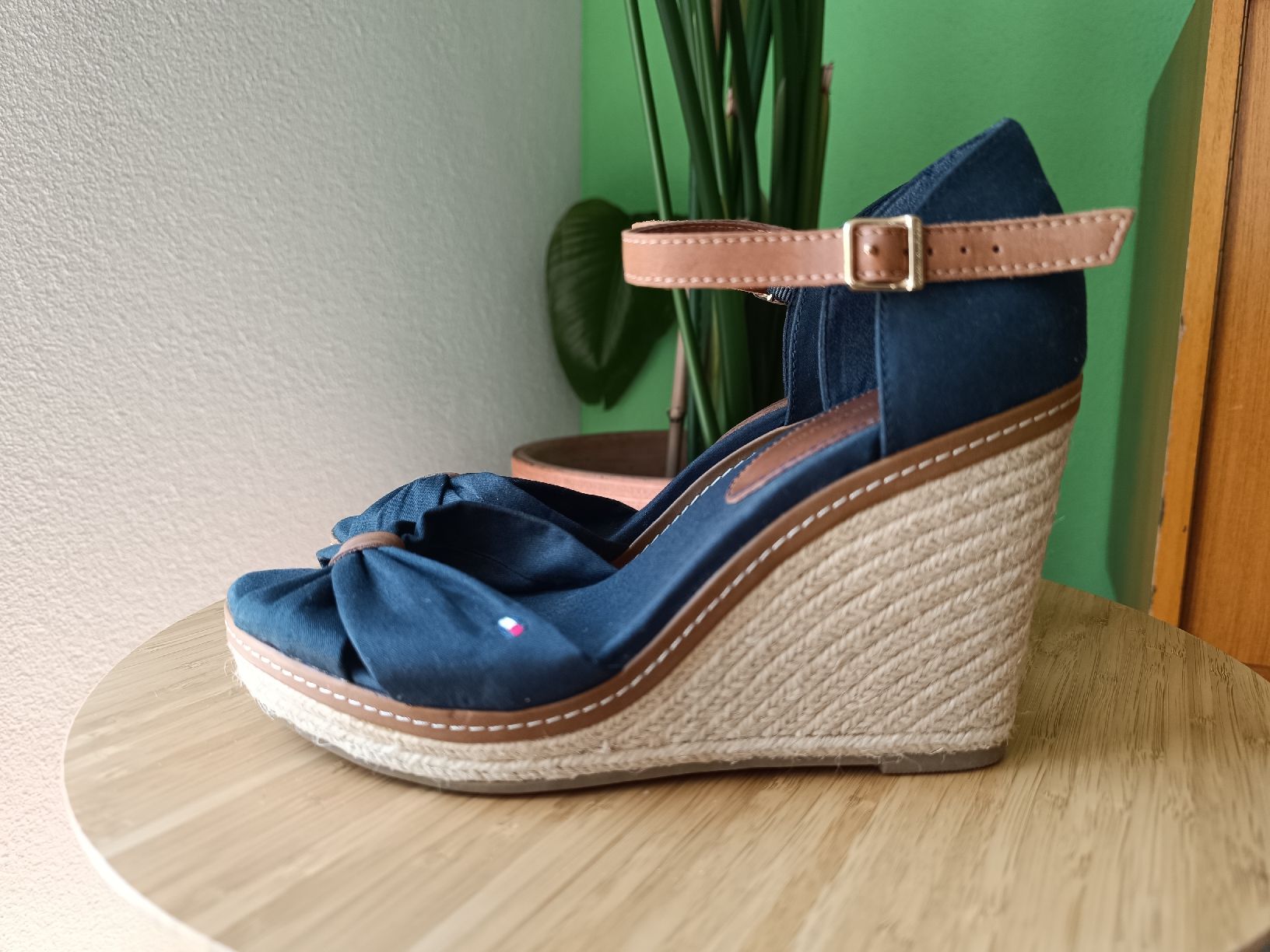 Tommy Hilfiger Chaussures femmes: Sandalen blau Tommy Hilfiger – D'occasion à Wolfwil par SecondOwner 5