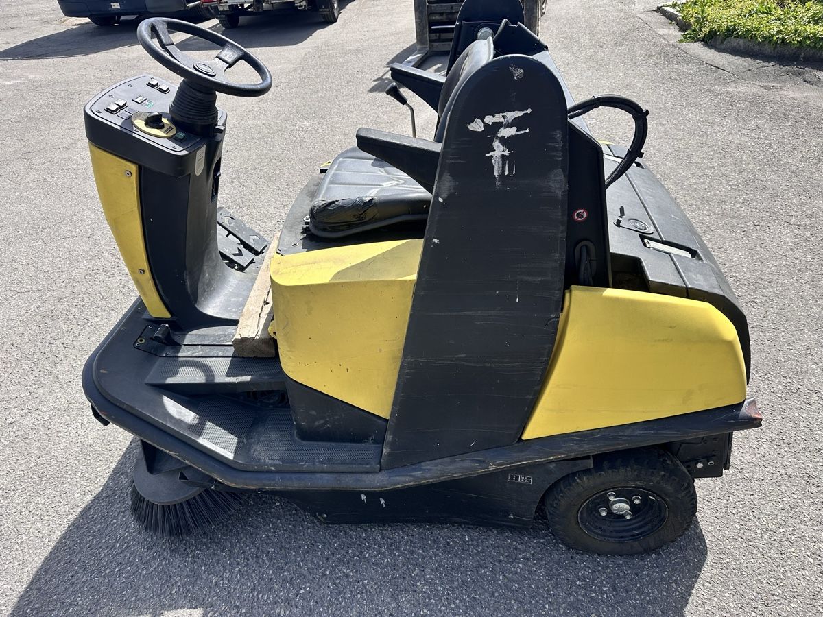 Kärcher Alle Maschinen: Kärcher Putzmaschine Kehrmaschine – Gebraucht aus lyssach von brax2019 5