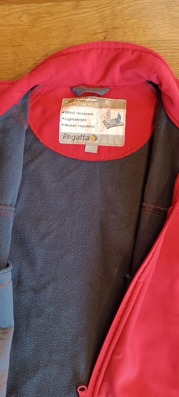 Giacche & Cappotti: Softshell Jacke Kinder, rot, Grösse 116 – Usato da Wangen SZ venduto da coni2204_10 1