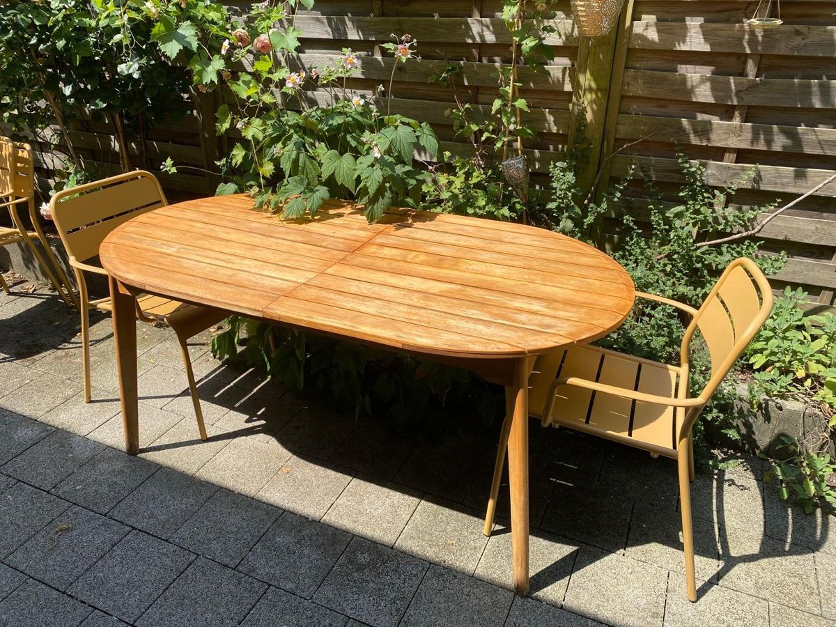 Tische: Gartentisch aus Holz – Gebraucht aus St. Gallen von Kollision 8
