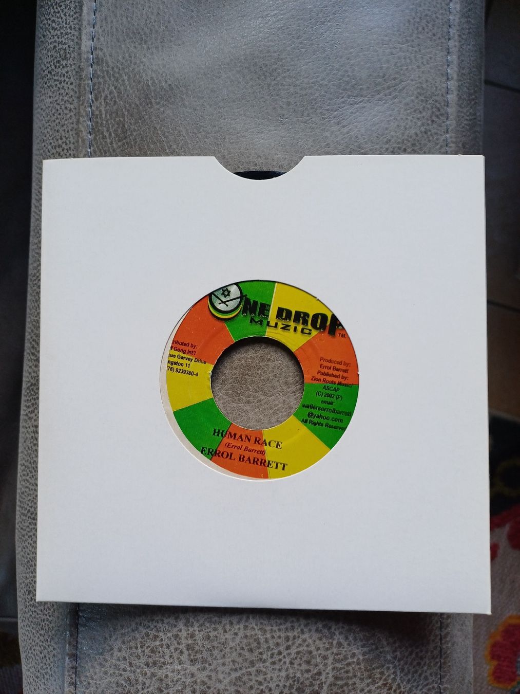 Dischi in vinile: Errol Barrett "Human race" 7 inch – Usato da Begnins venduto da Drastic-Sound