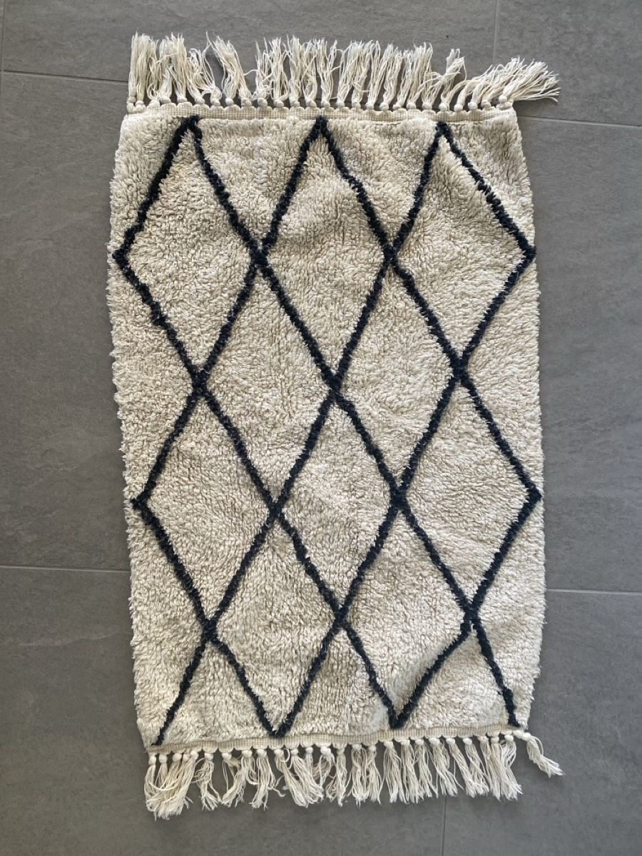 Tapis: Badezimmerteppich schwarz weiss mit Karomuster – D'occasion à Frauenfeld par michele_hu