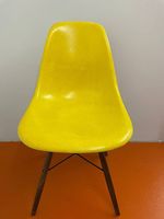 Eames side chair - Brilliant Yellow