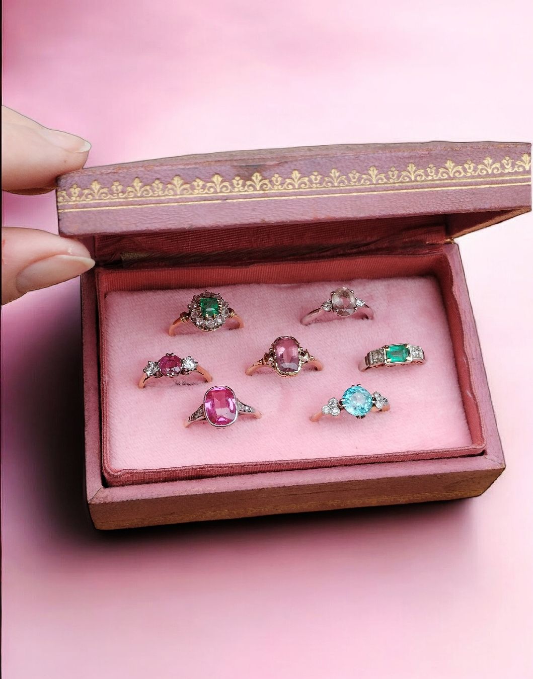 Dosen: ✨Antike Ringbox Schatulle Rosa Samt mit Gold – Gebraucht aus schwyz von larry91sz