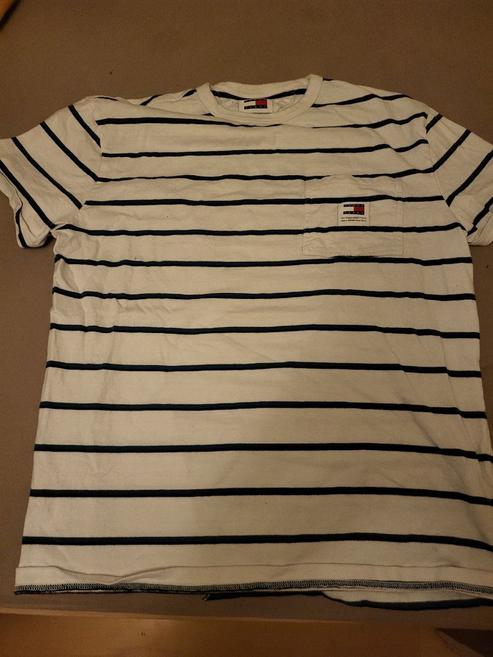Tommy Hilfiger T-shirt: tee-shirt tommy xl – Nuovo (secondo la descrizione) da Troistorrents venduto da ami_mzq5