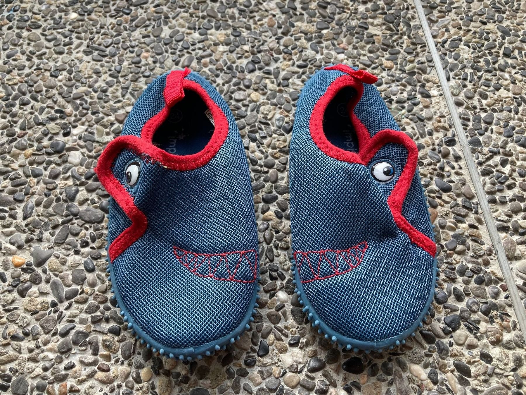 Scarpe per ragazzi: Badeschuhe, Gr. 24 – Usato da Aetingen venduto da Nadinsky