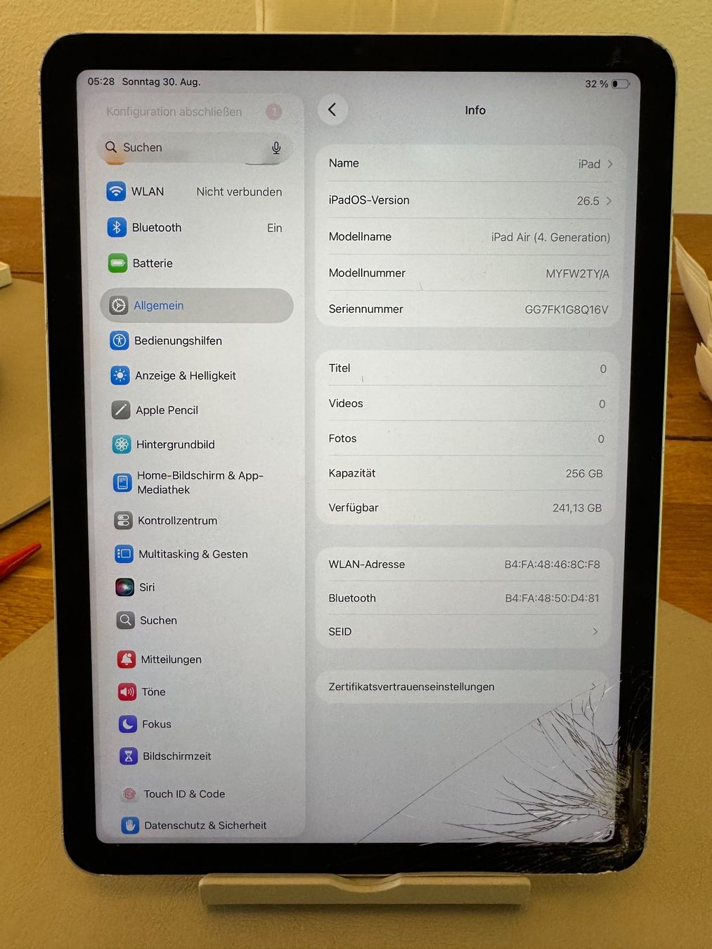 Apple Tablet PC: iPad Air 4 Generation – Usato da Adliswil venduto da Busys 1