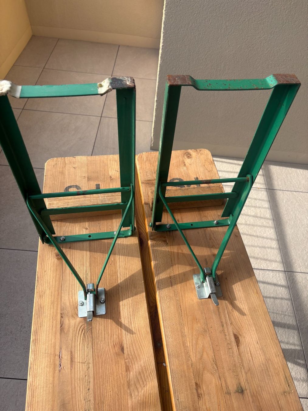 Set de table et chaises: Festbank Garnitur – D'occasion à Fischbach-Göslikon par ElMundo01 7