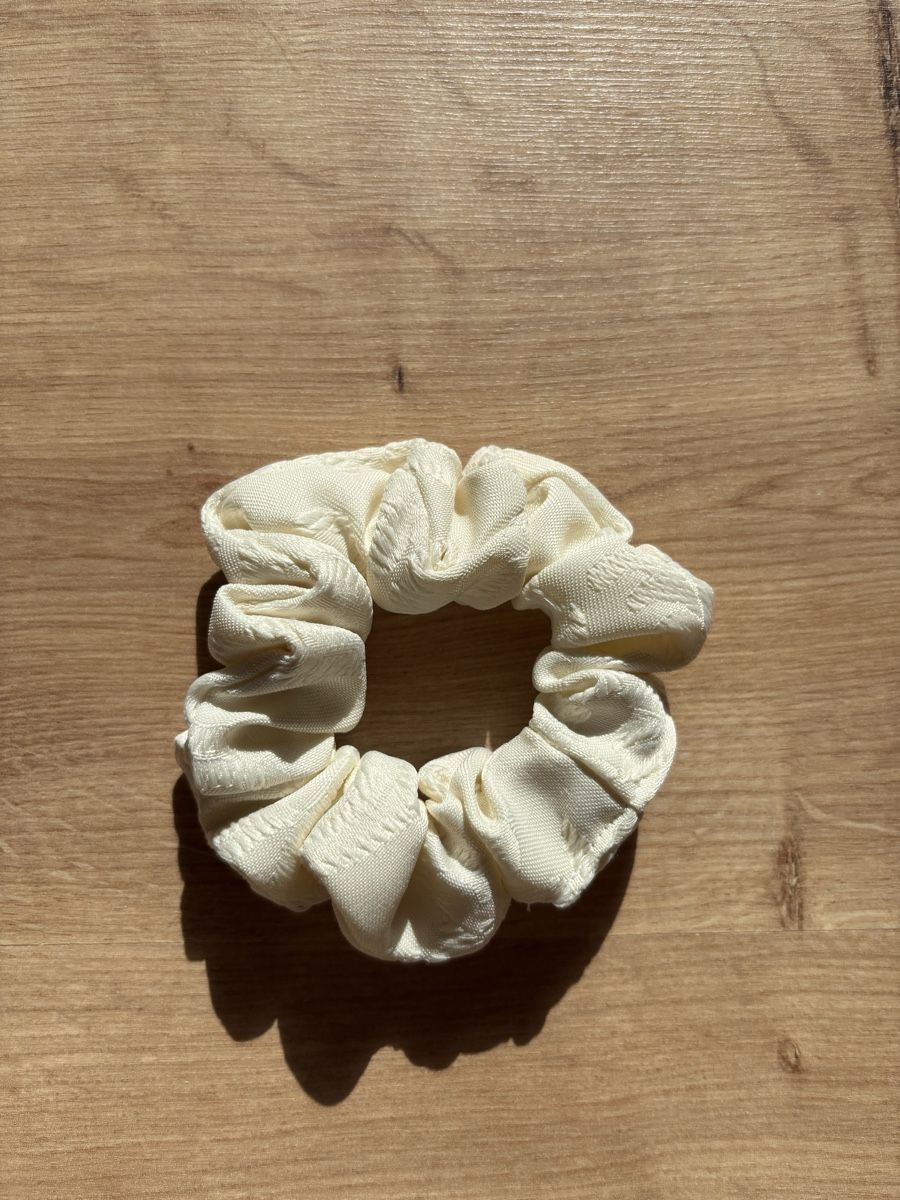Accessori per capelli: SELFMADE scrunchie  – Nuovo e nell'imballaggio originale da Tavannes venduto da callie.mcli