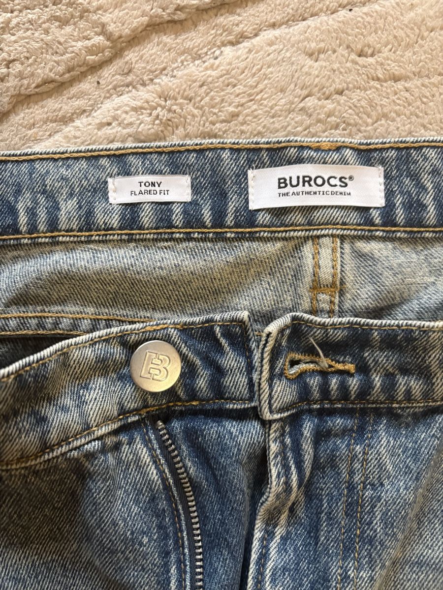 Jeans: Blaue Flared Jeans – Nuovo (secondo la descrizione) da Däniken SO venduto da Teolada 1