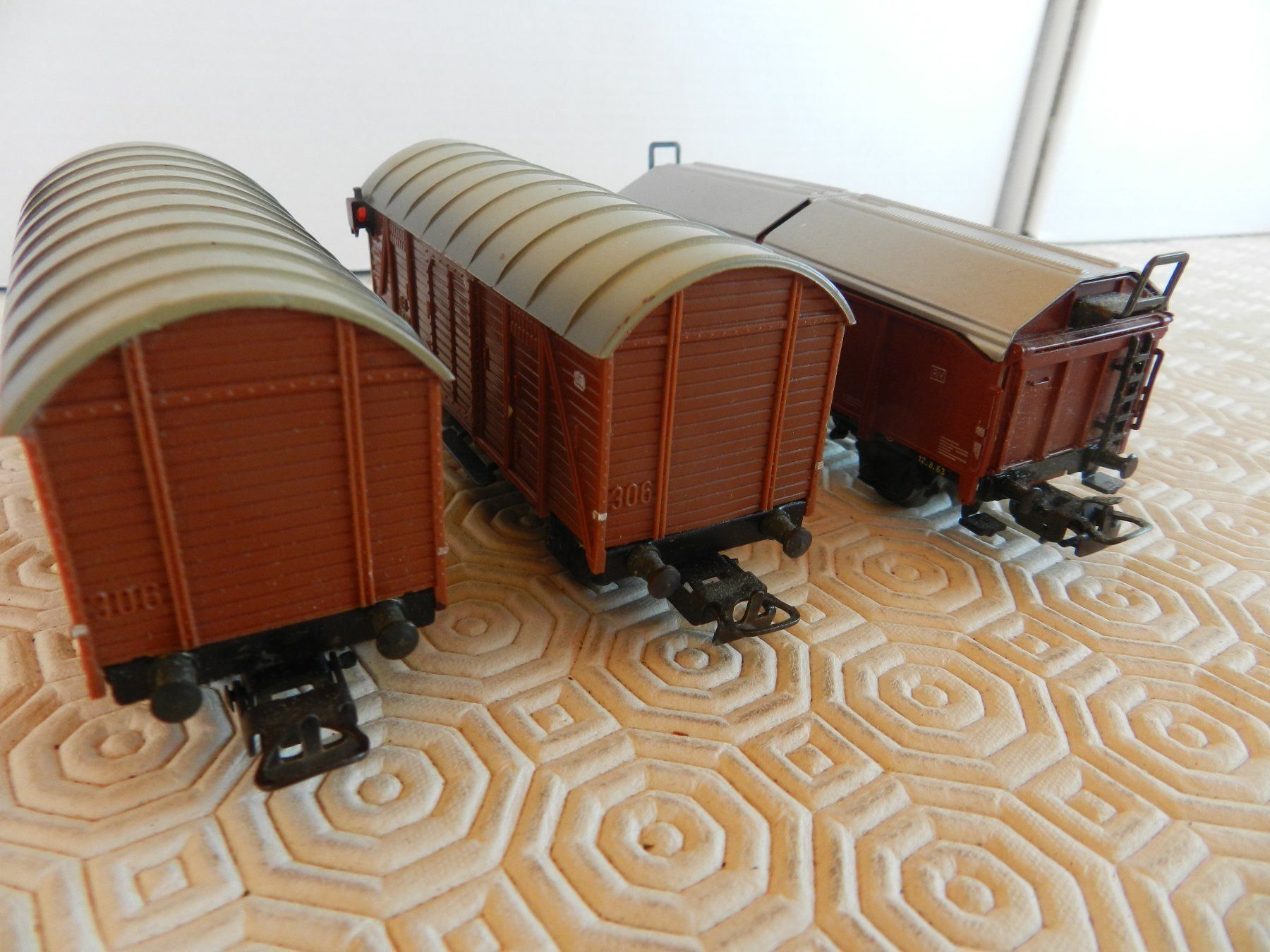 Märklin Modelleisenbahnen: Märklin gedeckte Güterwagen 3 St – Gebraucht aus Arzier-Le Muids von elocin83 3