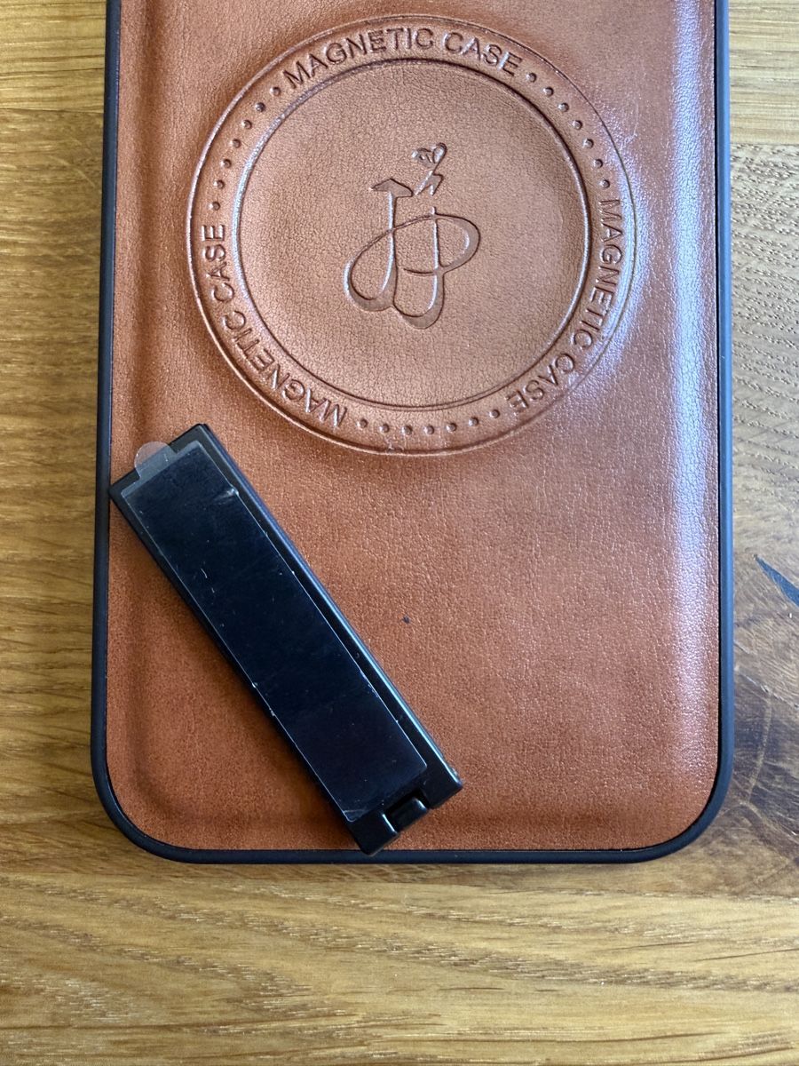 Xiaomi Cover & Protezioni schermo: Case Leder Xiaomi Poco F8 Ultra – Nuovo e nell'imballaggio originale da Luzern venduto da Onafetz 2