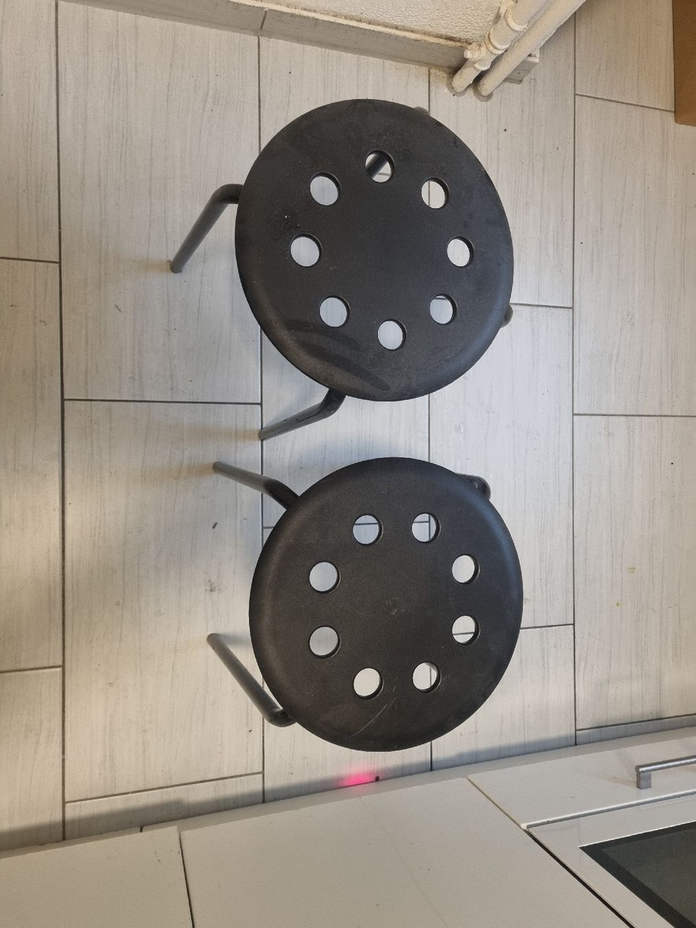 Ikea Sgabelli: 2 schwarze Hocker  – Usato da Bern venduto da gio92 1