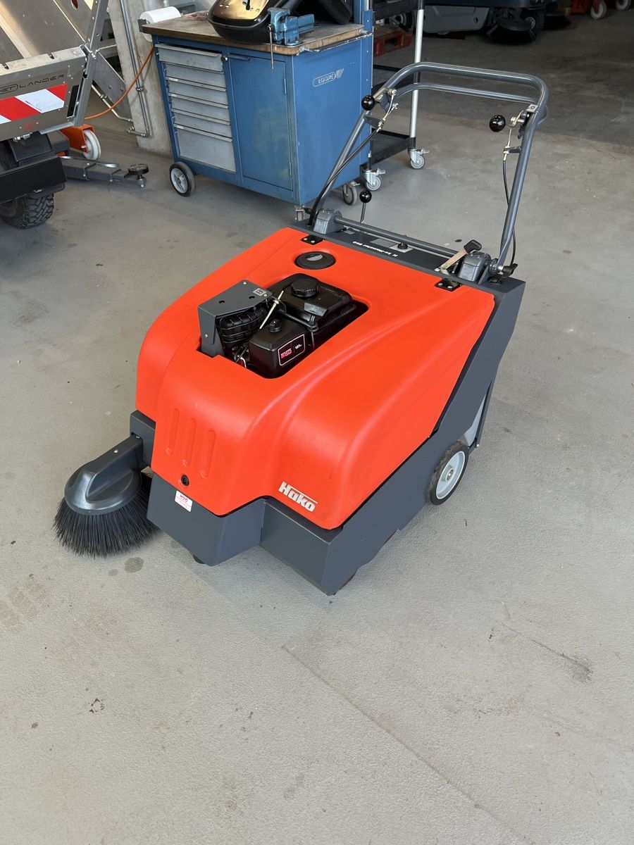 Hako Tutte le macchine: Hako Hamster 800V Wischmaschine  – Usato da Lenzburg venduto da billistar 1