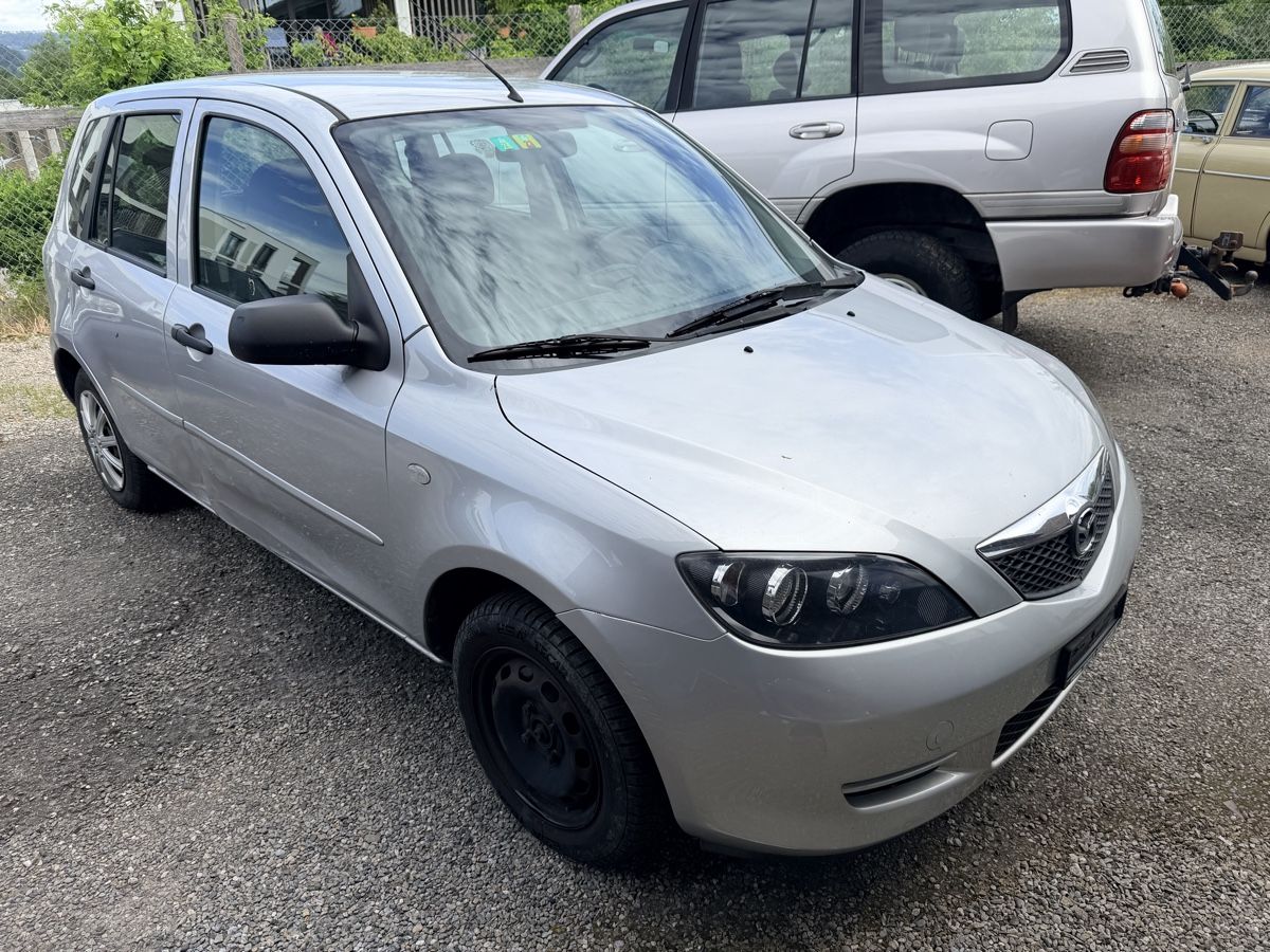 Mazda Automobili: Mazda 2 1.4 Benzin mit klima jg2005 132000km  – Usato da Bern venduto da Kamjan 2