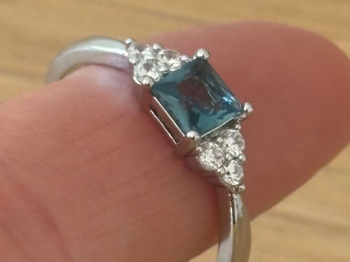 Anelli: Luxus Elegante Gr.17/7 Ring Farbe: Silber/blau – Nuovo (secondo la descrizione) da Biel-Bienne venduto da Roserosse13