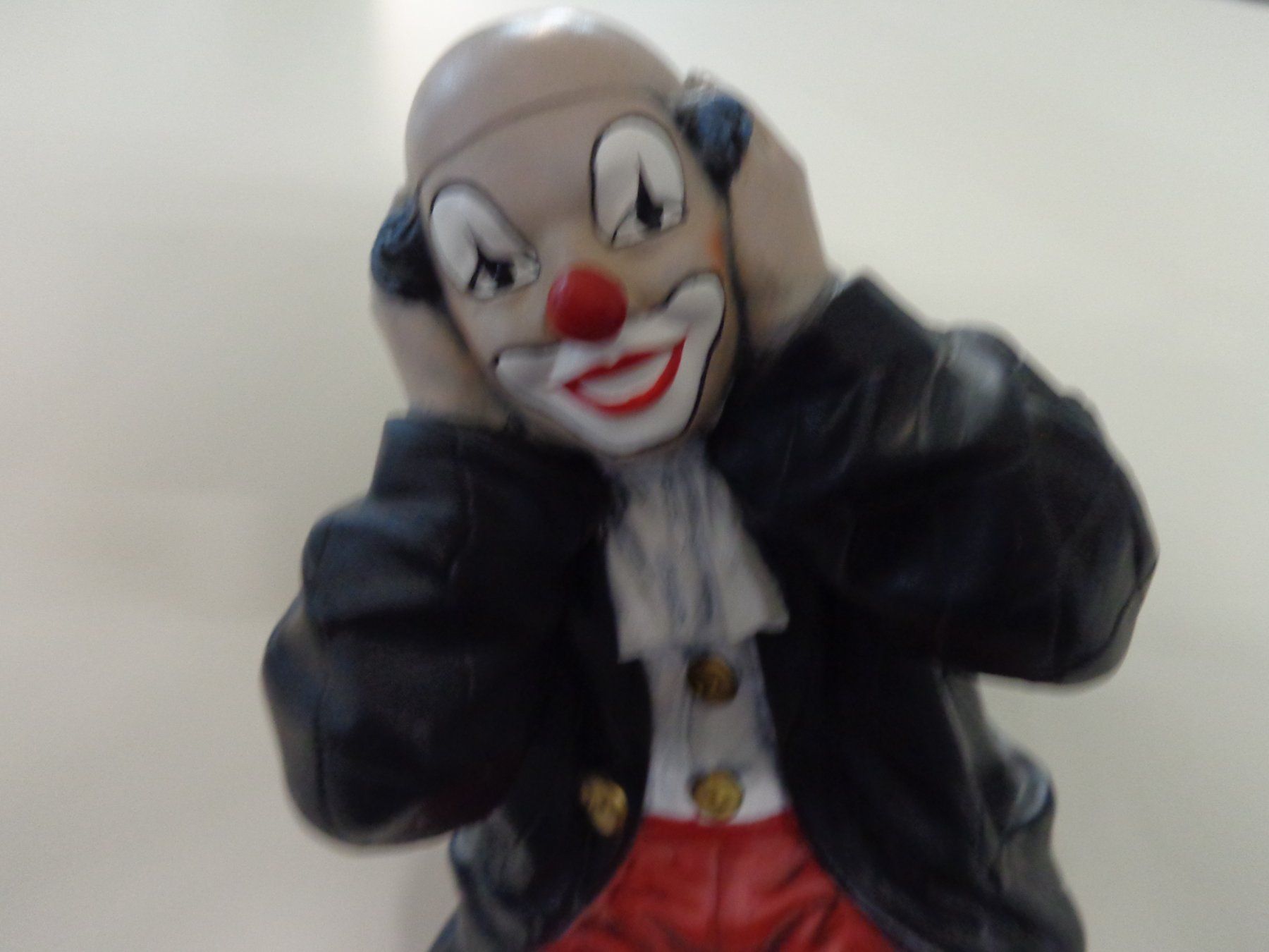 Statuette: Gilde Clown sitzend höre nix Hemd schwarz – Usato da Liestal venduto da Gecko16 6