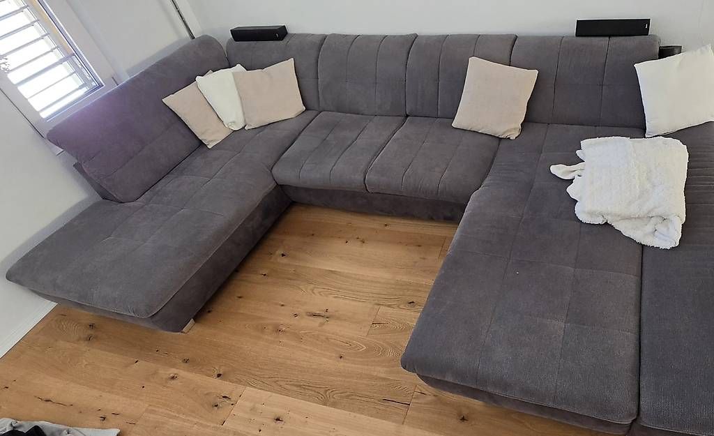 Sofas: Xora Wohnlandschaft Sofa

WOHNLANDSCHAFT

Mikrofaser Grau – Gebraucht aus Hindelbank von Ghost_11 2