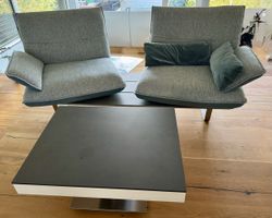 2 er Sessel mit Tisch grauer Stoff sehr guter Zustand