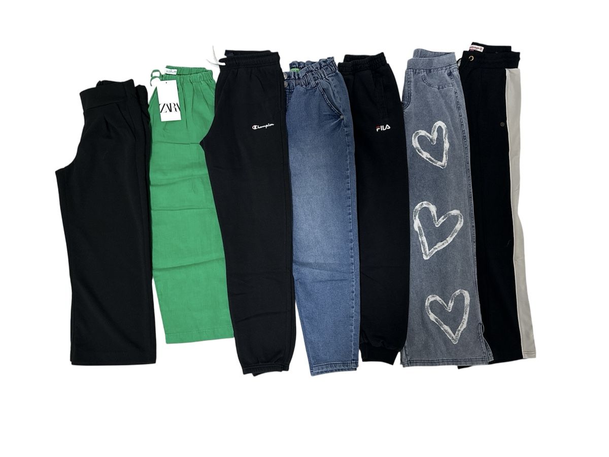 Kleiderpakete & -sets: Kinderkleider Paket Mädchen Grösse 150-158 – Gebraucht aus Sennwald von _shppng 1