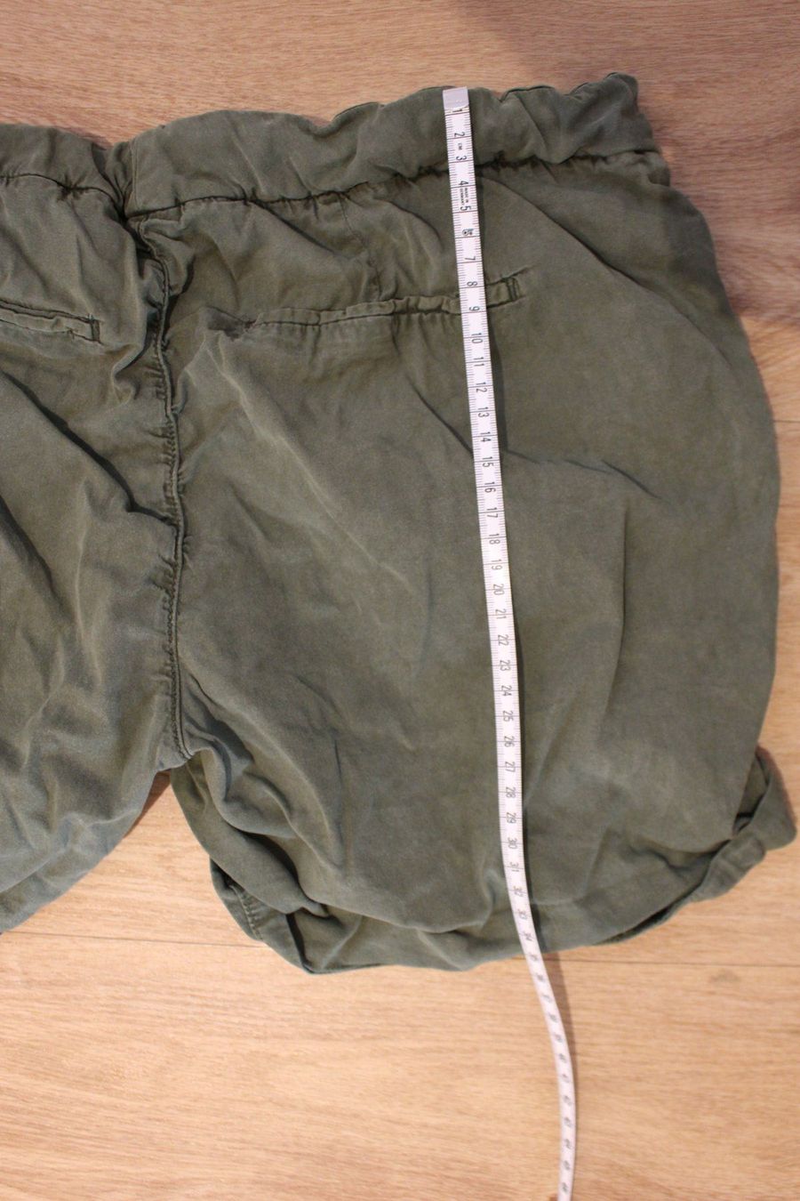 Pantaloni: Shorts "olive" - Letzte Chance – Usato da Ebnat-Kappel venduto da Moonel.104 2