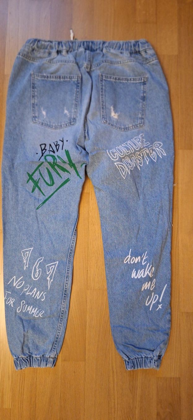 Bershka Jeans: Bershka, jeans jogger – Nuovo e nell'imballaggio originale da Lussery-Villars venduto da pousinete02 1