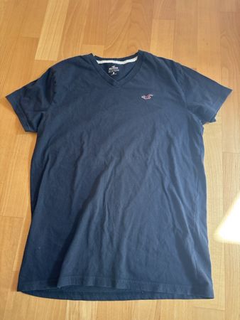 Hollister Black T-Shirt