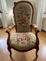 Alter schöner Sessel
