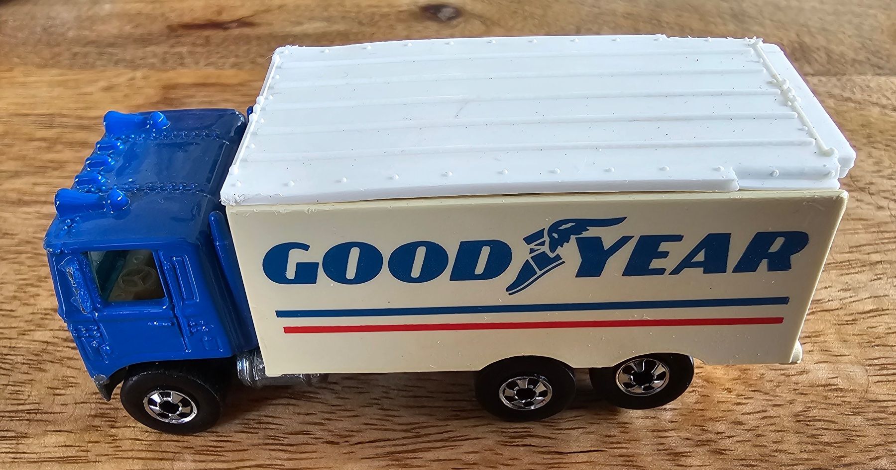 Hot Wheels Modellini d'auto: Lastwagen Good Year – Nuovo (secondo la descrizione) da Balsthal venduto da mil_js2d
